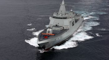 Militares chineses mobilizaram suas forças navais e aéreas para “rastrear, monitorar e alertar” a embarcação 