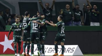 Com dois gols de Rony, Alviverde vence e cola no líder Botafogo