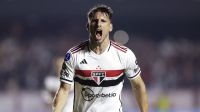 Calleri, do São Paulo, faz desabafo após Izquierdo passar mal em campo