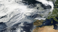 Fumaça de incêndio florestal do Canadá atinge a Europa na pior temporada de incêndios do país