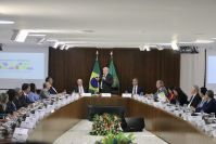 Em reunião ministerial, governo avalia que dificuldades ocorrem porque Congresso está mais frágil sob Lula, dizem fontes