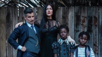 A primogênita de Giovanna e Bruno escolheu "A Família Addams" como tema de seus 10 anos