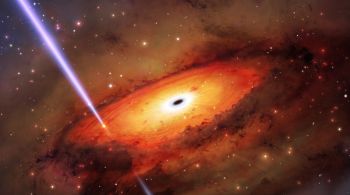 Astrônomos descrevem fenômeno que se originou da colisão de estrelas ou remanescentes estelares em um ambiente repleto de material cósmico em torno de buraco negro no núcleo de uma antiga galáxia