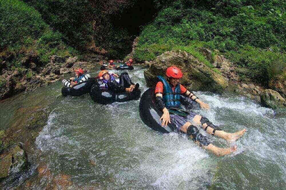 Prática de aventura na natureza 