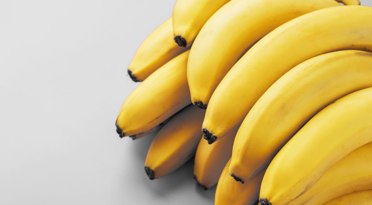 Banana é rica em carboidratos e potássio