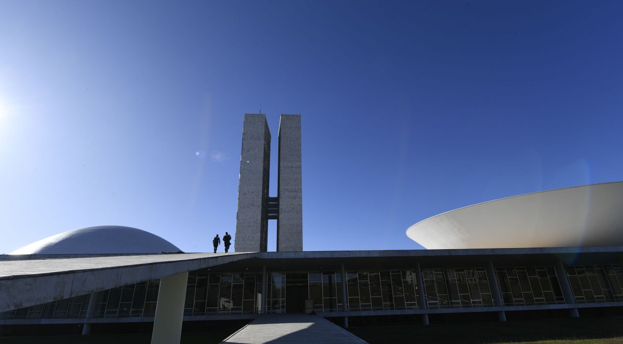 O Congresso Nacional derrubou dois vetos do Palácio do Planalto nesta quarta-feira (12), em acordo entre as lideranças do governo e o Congresso.