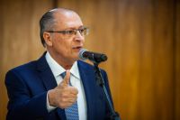 Cargo de ministro é de confiança do presidente, diz Alckmin sobre reforma ministerial