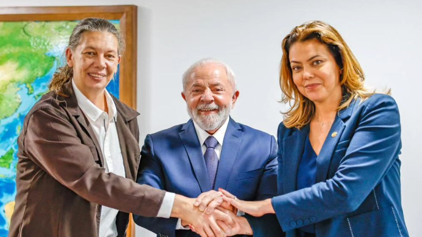 Ana Moser, Lula e a senadora Leila Barros, relatora do projeto