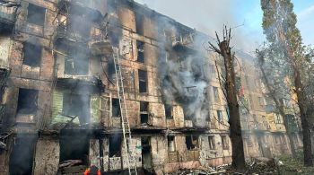 Mísseis atingiram a cidade de Kryvyi Rih nesta terça-feira (13) durante "ataque maciço", segundo chefe da administração militar da região; o presidente Volodymyr Zelensky lamentou as mortes
