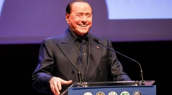 Uma das figuras mais extravagantes da política italiana, Silvio Berlusconi morreu nesta segunda-feira (12)