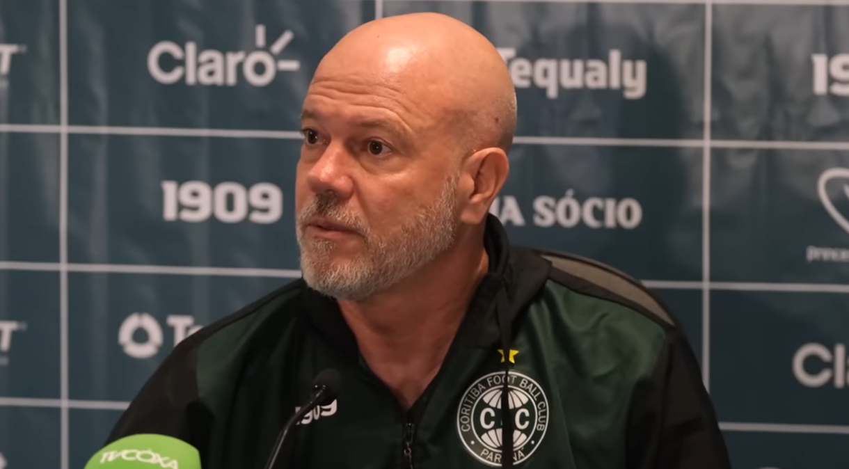 Antônio Carlos Zago foi demitido do Coritiba em junho