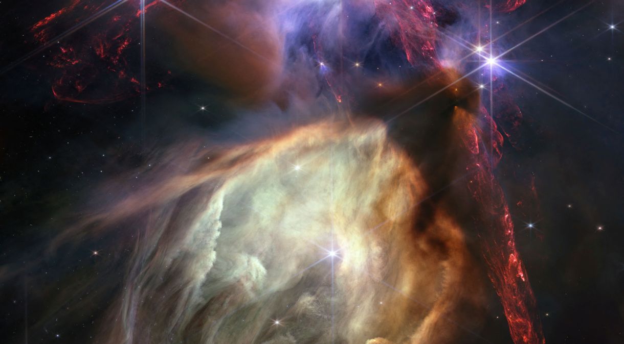 Complexo de Rho Ophiuchi é visto em uma composição de exposições separadas obtidas pelo Telescópio Espacial James Webb.