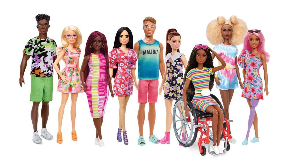 Empresa lançou uma nova coleção de brinquedos com bonecos Barbie e Ken atrelados aos personagens do filme