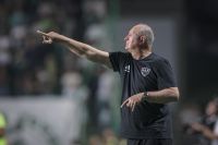 Sem vencer pelo Atlético-MG, Felipão iguala marca negativa dele pelo Palmeiras