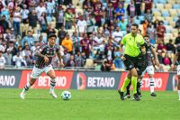 Com gol de Cano, Fluminense bate Santos no Maracanã no Brasileirão