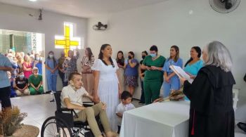 Luiz Gabriel Xavier e Ingrid Muana Pereira celebraram a união, na última sexta-feira (14), na capela do Hospital José Martiniano de Alencar, em Fortaleza