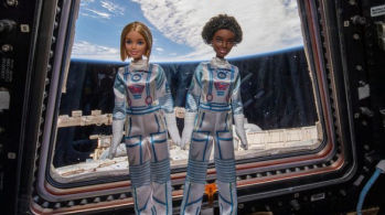 Ação faz parte de iniciativa de criadora da boneca para incentivar as meninas a explorarem as áreas das ciências