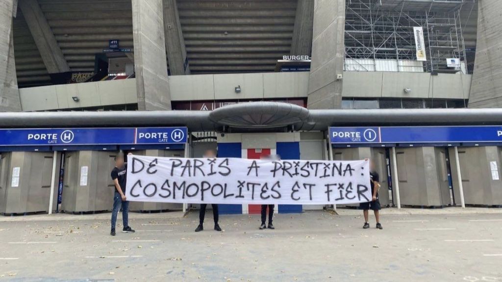 Torcedores Ultras do PSG em protesto contra Vlahovic