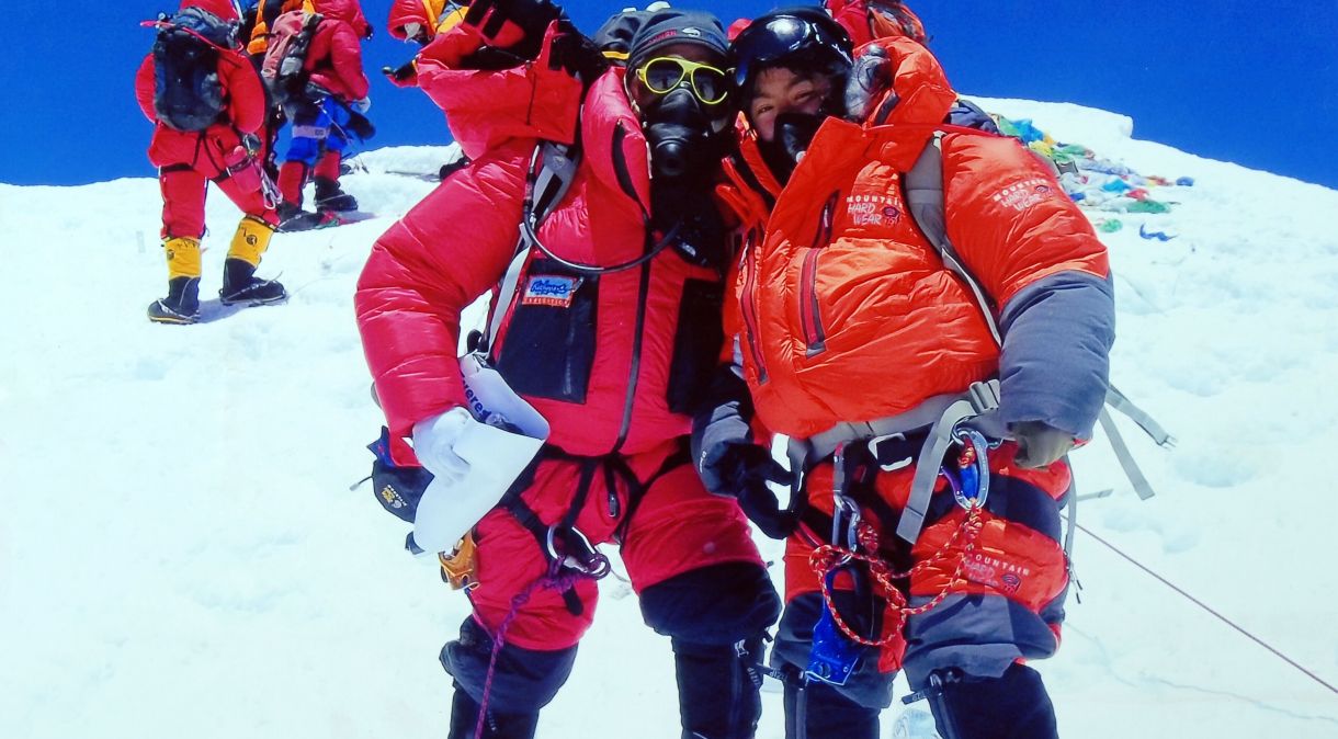 Primeira dupla de pai e filha a escalar o Everest: Dendi Sherpa e sua filha Ngim Chhamji Sherpa