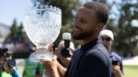 Extraterrestre? Steph Curry acerta tacada impressionante e vence torneio de golfe; veja