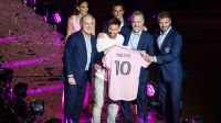 Messi é apresentado no Inter Miami com festa para milhares de torcedores