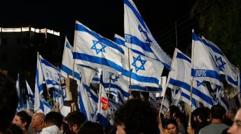 Mesmo com manifestações que reúnem milhares de pessoas há meses, governo de Benjamin Netanyahu aprovou a medida