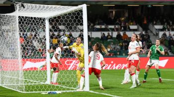 Em 2019, a australiana Elise Kellond-Knight também marcou um gol dessa forma no Mundial feminino