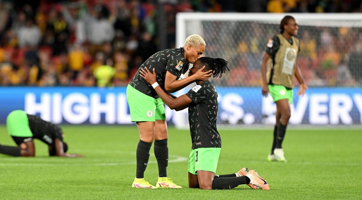 Nigerianas comemoram a vitória diante da Austrália pela Copa do Mundo Feminina