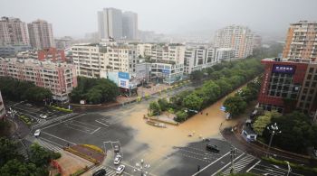 Fenômeno atingiu a província chinesa de Fujian na manhã desta sexta-feira; são esperados 270 mm de chuvas na região