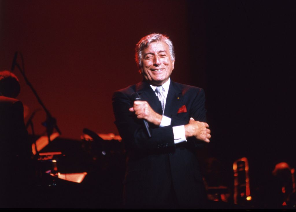 Tony Bennett em apresentação no Radio City Music Hall, em Nova York, em 1998.