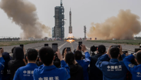 China detalha plano para levar foguete tripulado até à lua em 2030