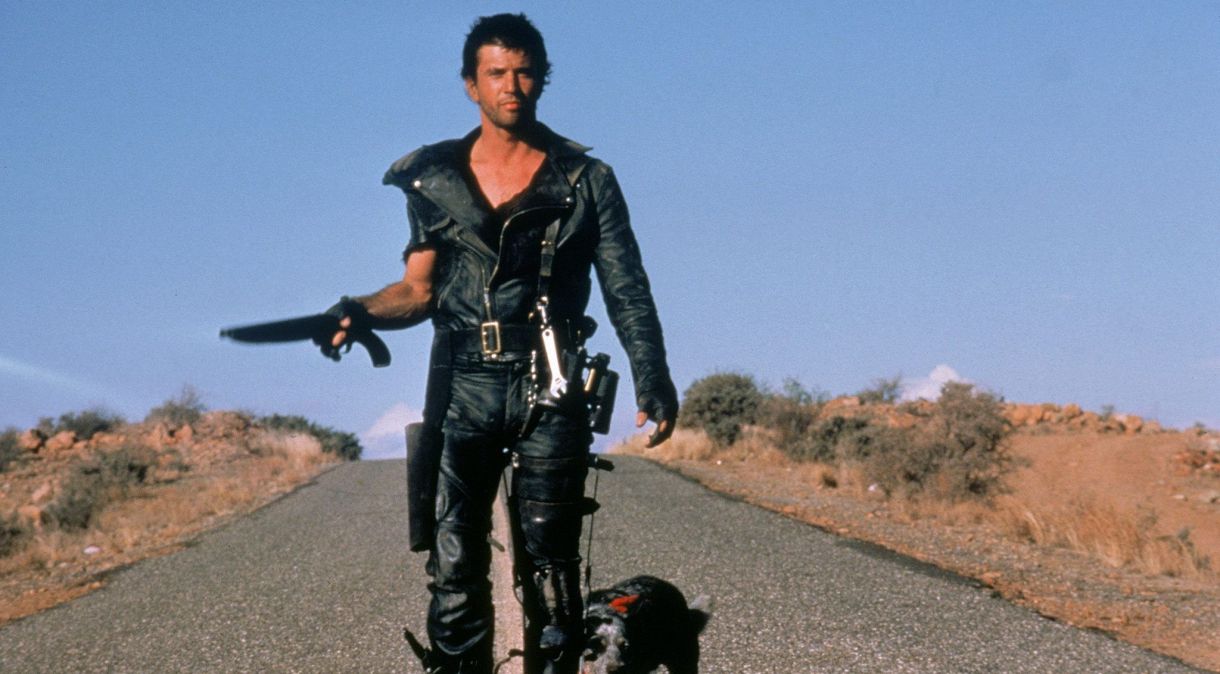 Mel Gibson em uma cena de "Mad Max 2: A Caçada Continua", filme de 1981