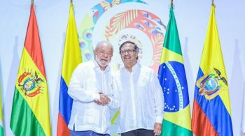 Gustavo Petro e Lula se reuniram na cidade colombiana de Leticia após encontro com autoridades com vistas à Cúpula da Amazônia, que será sediada em agosto em solo brasileiro