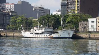 Após autorização do Tribunal de Justiça de São Paulo, a Autoridade Portuária de Santos (APS) vai desmantelar e retirar o navio Professor W. Besnard do Porto de Santos