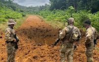 Forças Armadas destroem pista de pouso clandestina na Terra Yanomami