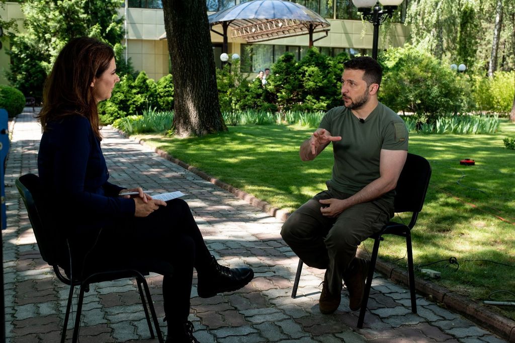 Presidente ucraniano Volodymyr Zelensky em entrevista à âncora da CNN Erin Burnett, em Odessa, na Ucrânia, em 2 de julho de 2023.