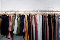 O que é “fast fashion” e quais são os seus problemas?