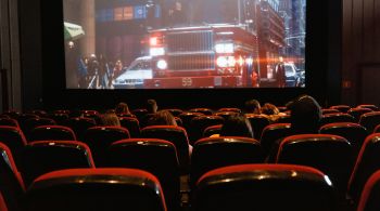 Sabia que há furos na tela? E quer saber como as distribuidoras mandam os filmes para as salas de cinema? Vem ver
