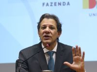 Propostas para fim do rotativo não podem comprometer sistema de vendas no Brasil, diz Haddad