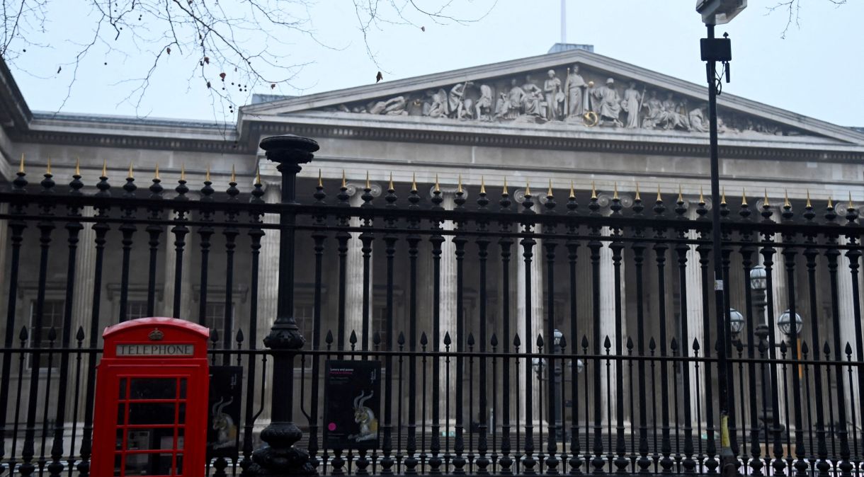 Fachada do Museu Britânico, em Londres