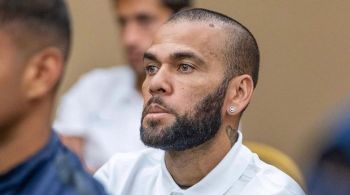 Ex-jogador da Seleção Brasileira está preso preventivamente no país há mais de seis meses