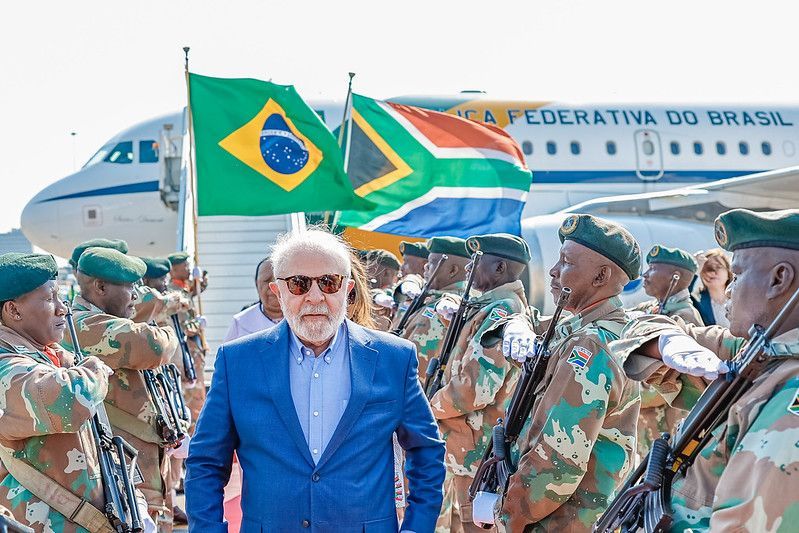 Presidente Lula desembarca em Joanesburgo, na África do Sul