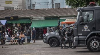 À CNN, o delegado do distrito sede do Guarujá, Antônio Sucupira, disse que dois homens morreram durante confrontos com a polícia neste final de semana