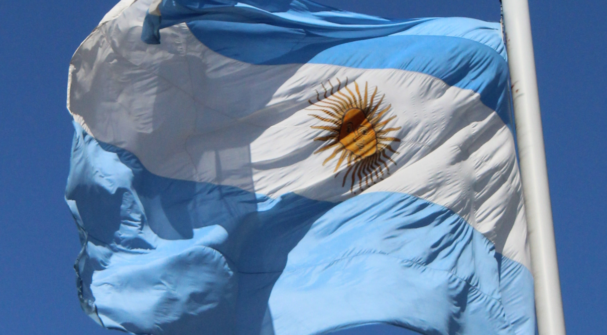 Peso argentino: setor que mais sofreu com o aumento de preços foi o das comunicações (10,5%)