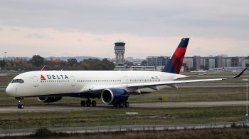 Aeronave da Delta Airlines transportava 151 passageiros e 14 tripulantes em voo que vinha de Milão, na terça-feira; pouso foi feito em segurança em Atlanta