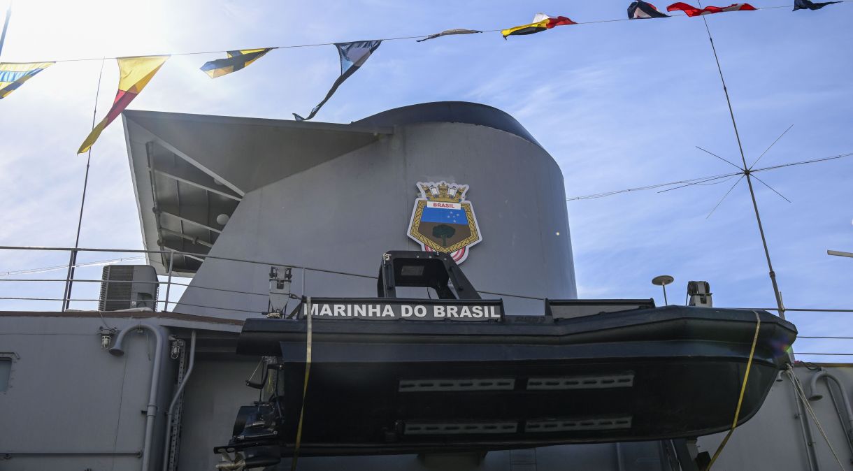 Navio de treinamento da Marinha do Brasil.