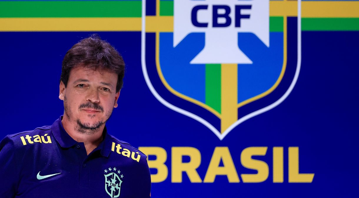 Fernando Diniz é treinador interino da Seleção Brasileira