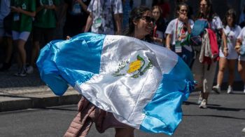 Caminhada até o segundo turno, neste domingo, teve candidatos sendo retirados da disputa e protestos nas ruas da capital do país