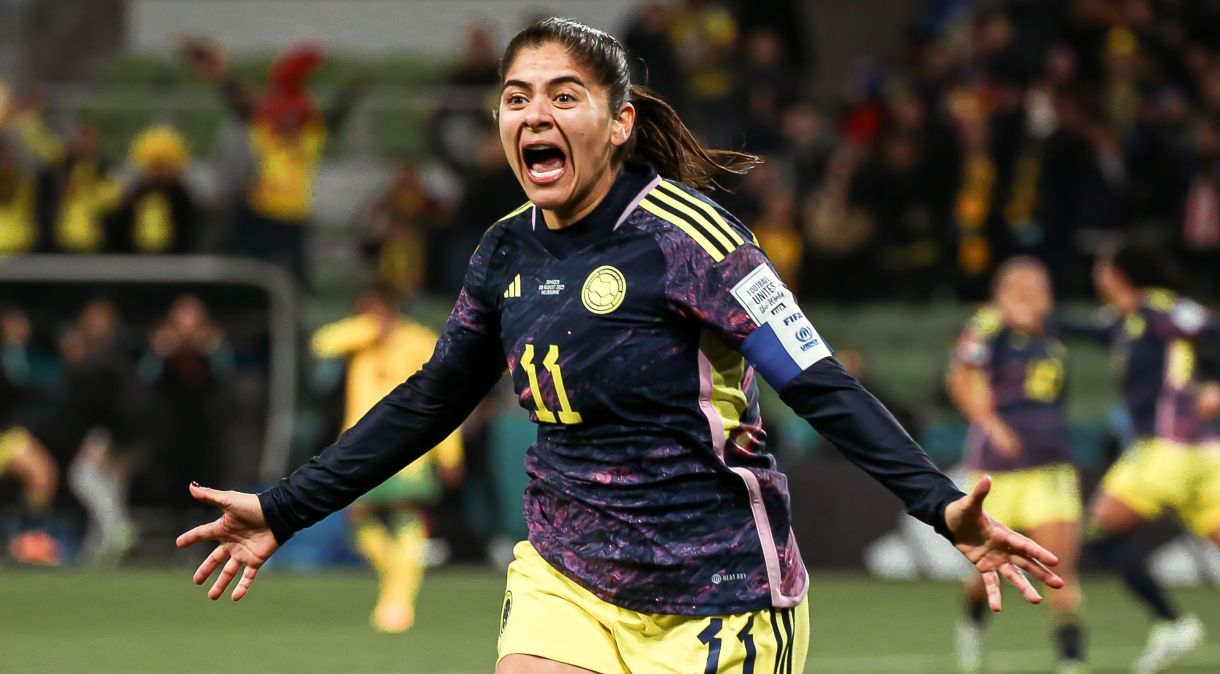 Catalina Usme celebra o gol da classificação colombiana às quartas de final