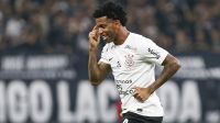 Gil pode entrar no Top-15 da história do Corinthians em número de jogos